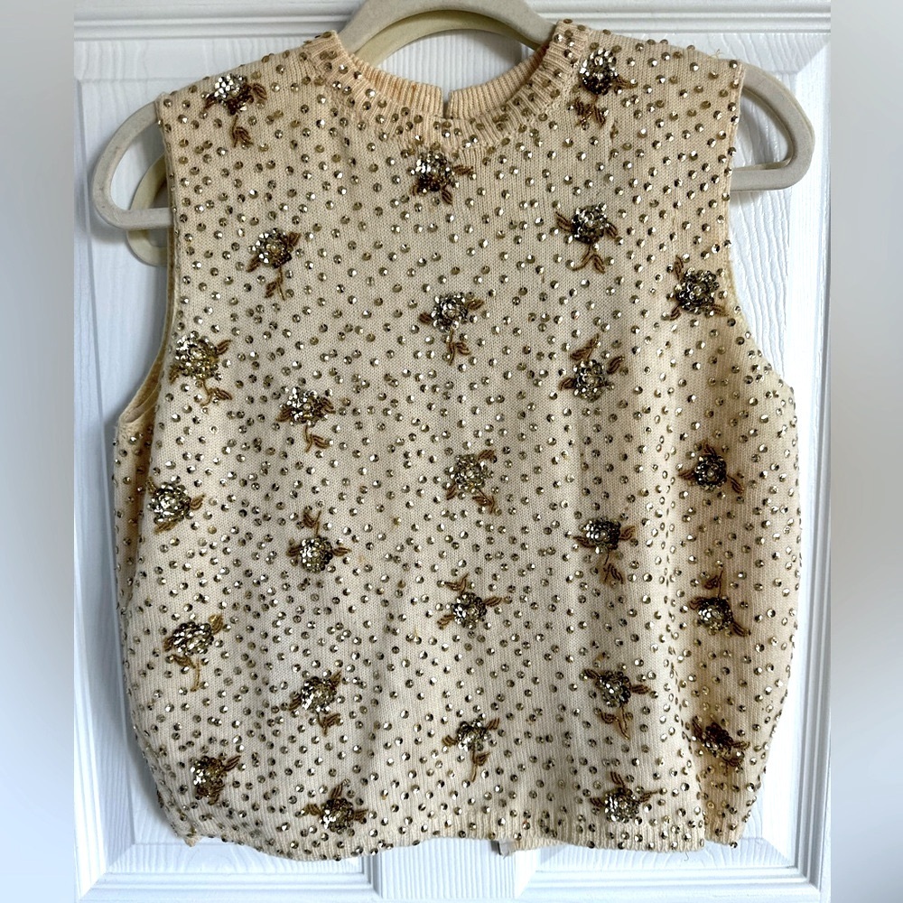 1950s Knitted Sleeveless Handbeaded Sweater/lined/ zipper back
